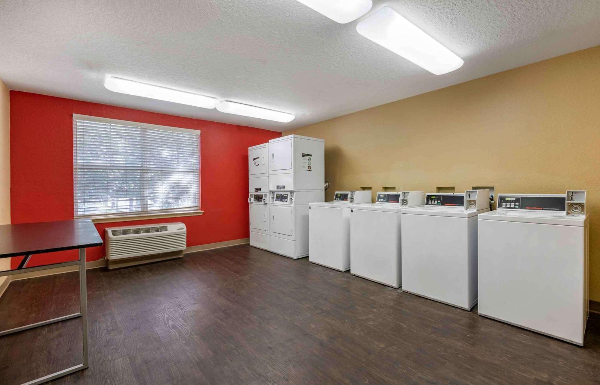 Extended Stay America Select Suites - Orlando - Maitland - Summit Tower Blvd Altamonte Springs Eksteriør billede