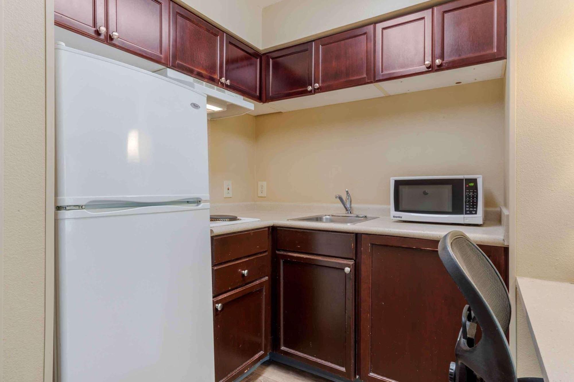 Extended Stay America Select Suites - Orlando - Maitland - Summit Tower Blvd Altamonte Springs Eksteriør billede